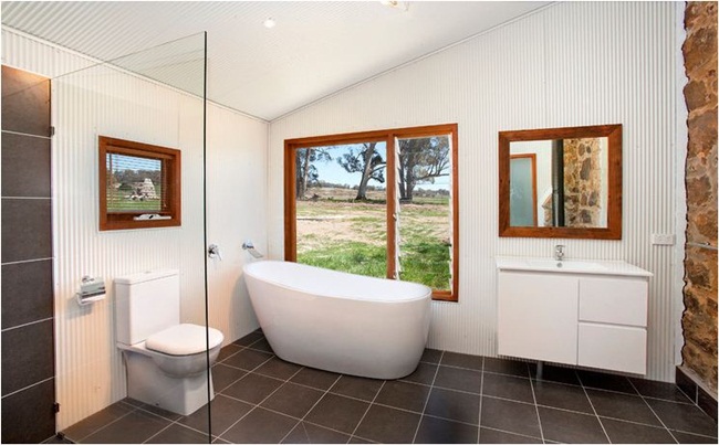 nền nhà vệ sinh cao hơn nền nhà